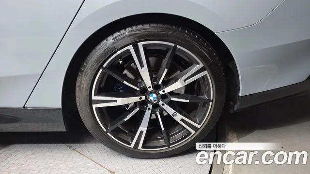BMW 5-Series 5 серия (G60) 530i xDrive M Sport — Фото автомобиля 21