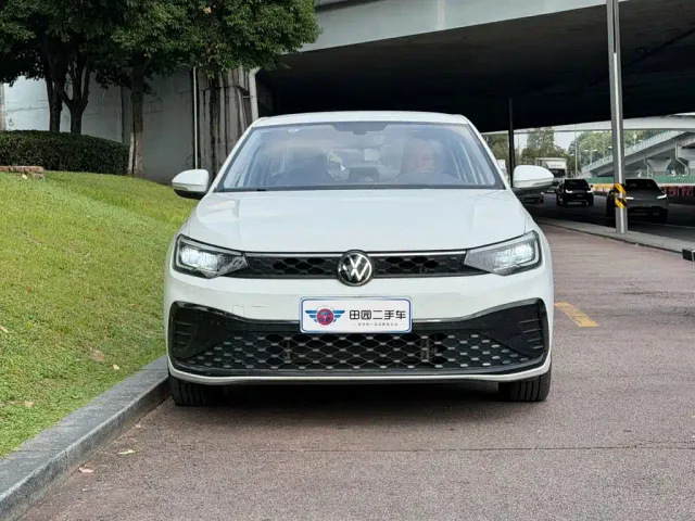 Volkswagen Lavida — Фото автомобиля 2