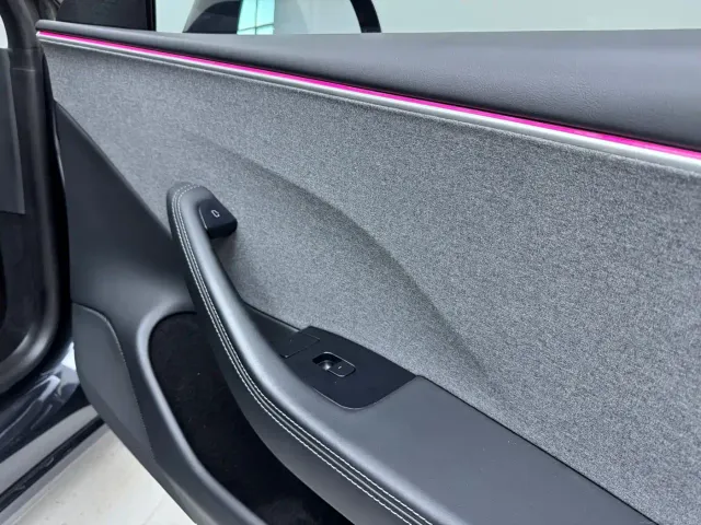 Tesla Model 3 — Фото автомобиля 11