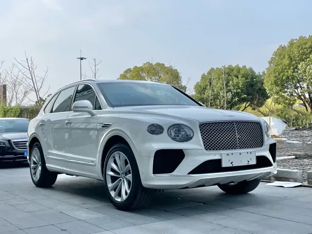 Bentley Bentayga — Фото автомобиля 3
