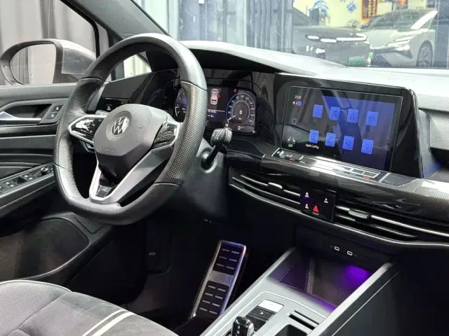 Volkswagen Golf — Фото автомобиля 9