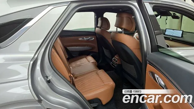 Genesis GV70 2.5T Бензин AWD — Фото автомобиля 12
