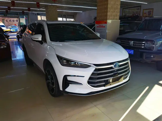 BYD Tang — Фото автомобиля 3
