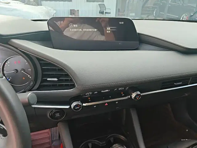 Mazda Axela — Фото автомобиля 12