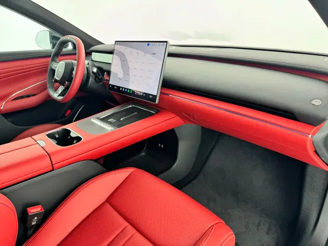 Xiaomi SU7 — Фото автомобиля 13