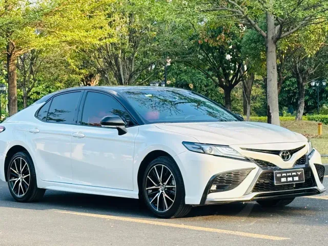 Toyota Camry — Фото автомобиля 3