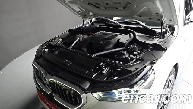 BMW 5 Series G60 — Фото автомобиля 9