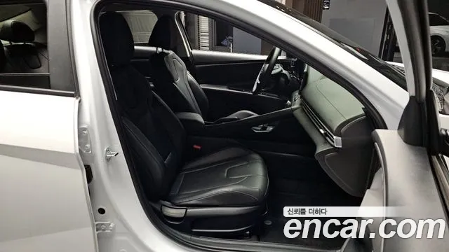 Hyundai AVANTE Avante (CN7) — Фото автомобиля 12