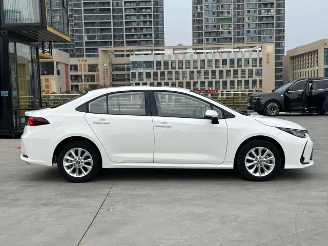 Toyota Corolla — Фото автомобиля 8