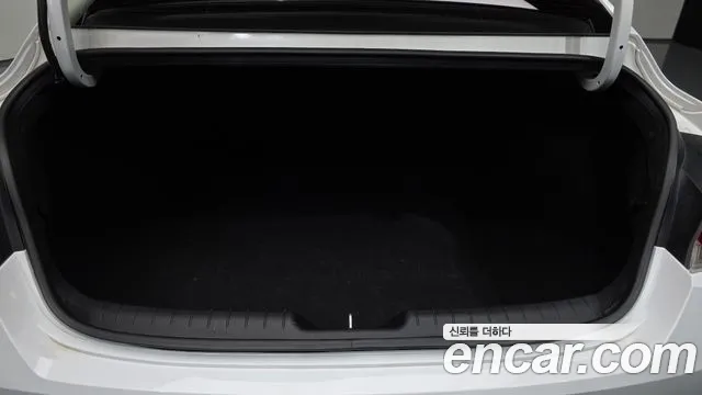 Hyundai Avante CN7 — Фото автомобиля 20