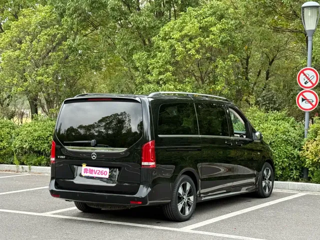Mercedes-Benz V-Class — Фото автомобиля 15