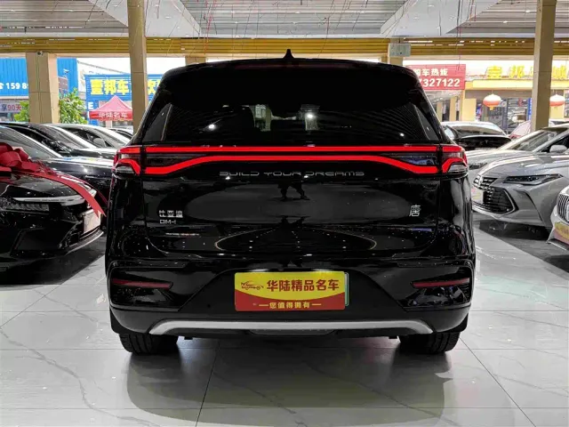 BYD Tang — Фото автомобиля 5