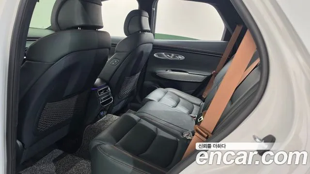 Genesis GV70 — Фото автомобиля 25