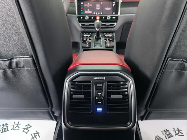 Porsche Macan — Фото автомобиля 11