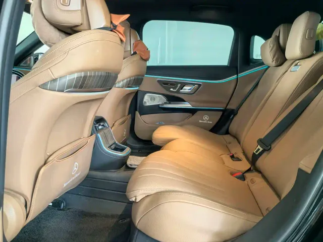 Mercedes-Benz E-Class — Фото автомобиля 15