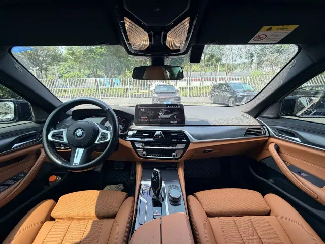 BMW 5 Series — Фото автомобиля 14