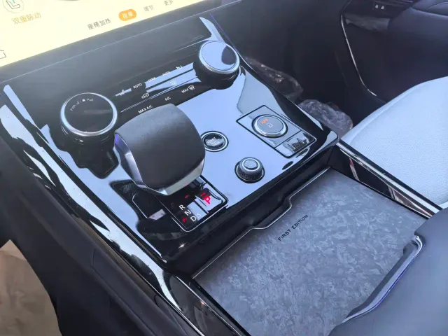 Land Rover Range Rover Sport — Фото автомобиля 12
