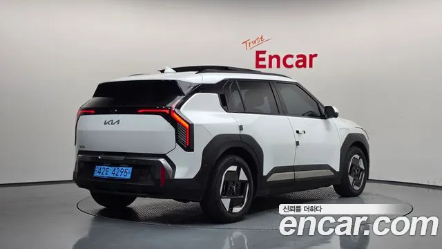 Kia EV3 — Фото автомобиля 2