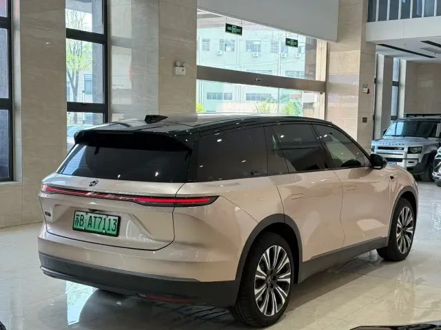 Nio ES8 — Фото автомобиля 16