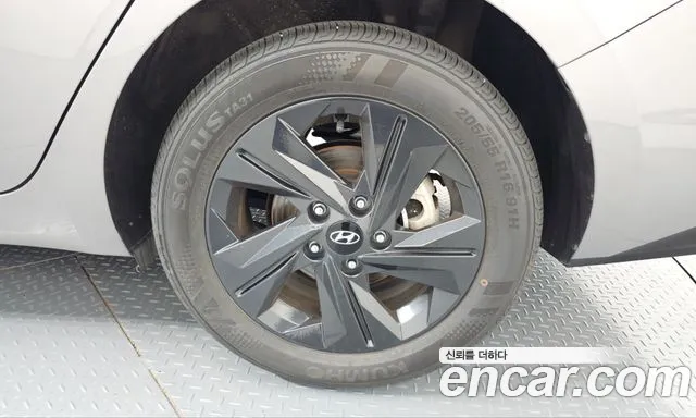 Hyundai Avante — Фото автомобиля 6