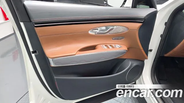 Genesis GV70 — Фото автомобиля 13