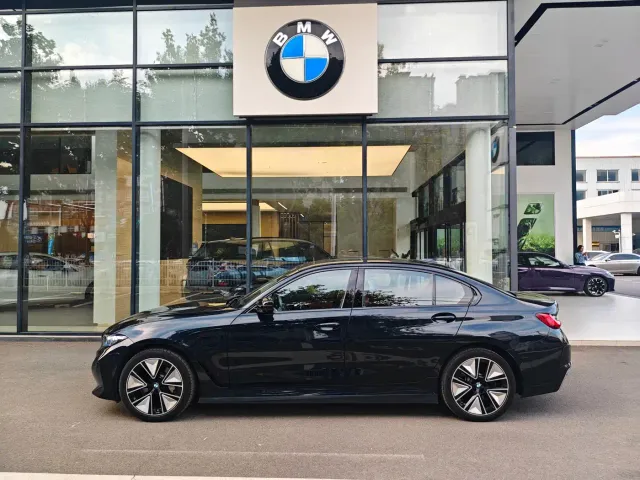 BMW i3 — Фото автомобиля 3