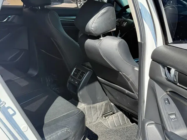 Honda Accord — Фото автомобиля 12
