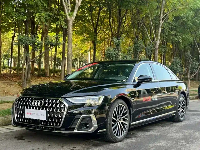 Фотография автомобиля — Audi A8