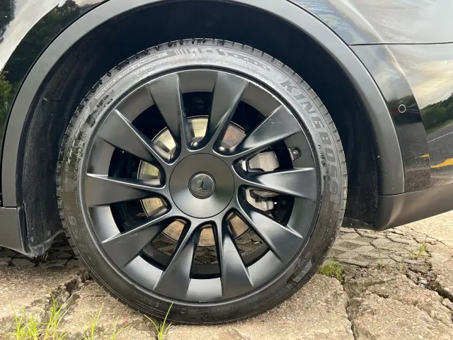 Tesla Model Y — Фото автомобиля 14