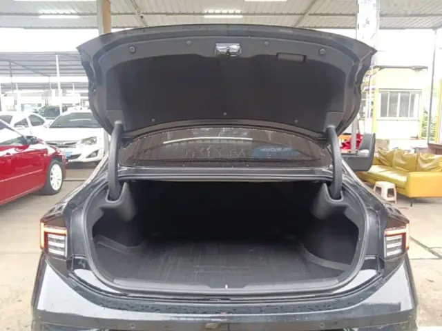 Hyundai Sonata — Фото автомобиля 18