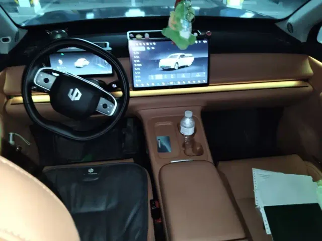 Leapmotor C10 — Фото автомобиля 5