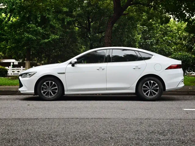 BYD Qin PLUS — Фото автомобиля 14
