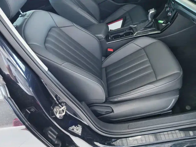 Volkswagen Passat — Фото автомобиля 24