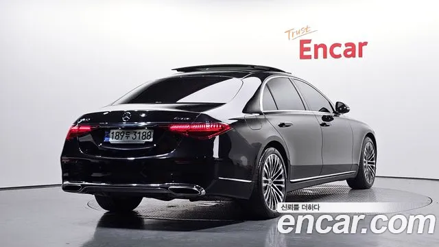 Mercedes-Benz S-Class — Фото автомобиля 2