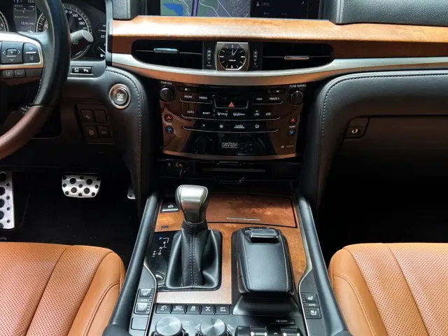 Lexus LX — Фото автомобиля 8