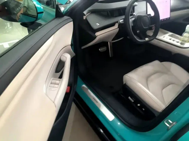 Xiaomi SU7 — Фото автомобиля 15