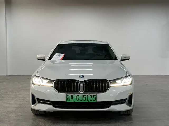 BMW 5 Series — Фото автомобиля 2