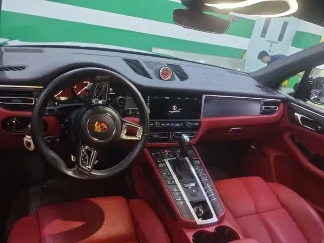 Porsche Macan — Фото автомобиля 5