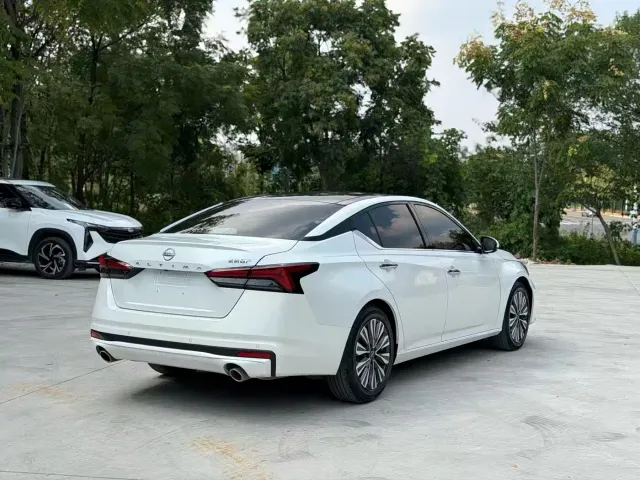 Nissan Teana — Фото автомобиля 6
