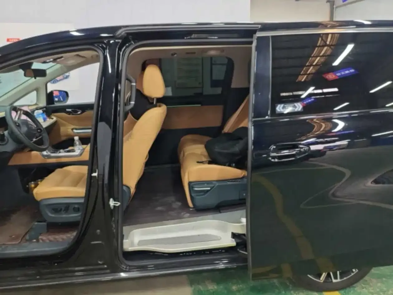 GAC Trumpchi Trumpchi E8 NEV 2024 Model 150km MAX — Фото автомобиля 4