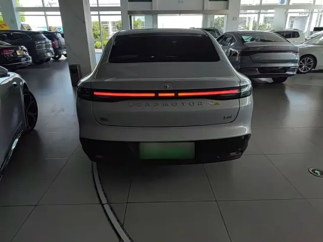 Leapmotor Leapmotor B01 2026 550 LiDAR Edition — Фото автомобиля 5
