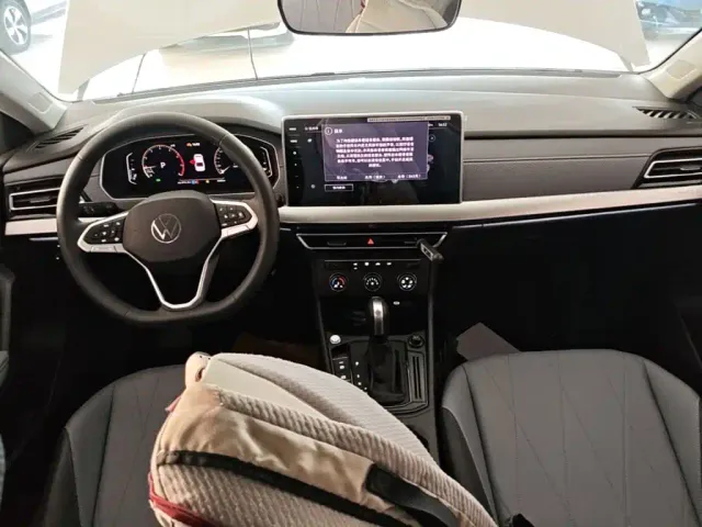 Volkswagen Lavida — Фото автомобиля 9