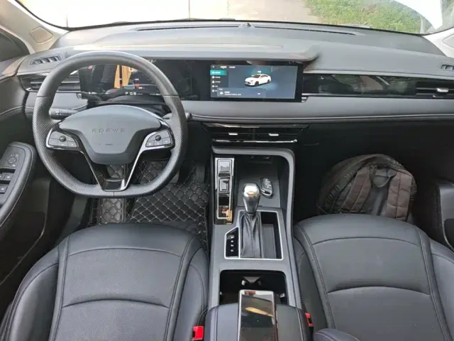Roewe i5 — Фото автомобиля 9