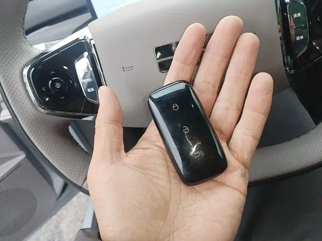 Geely Galaxy Xingyao 8 — Фото автомобиля 8