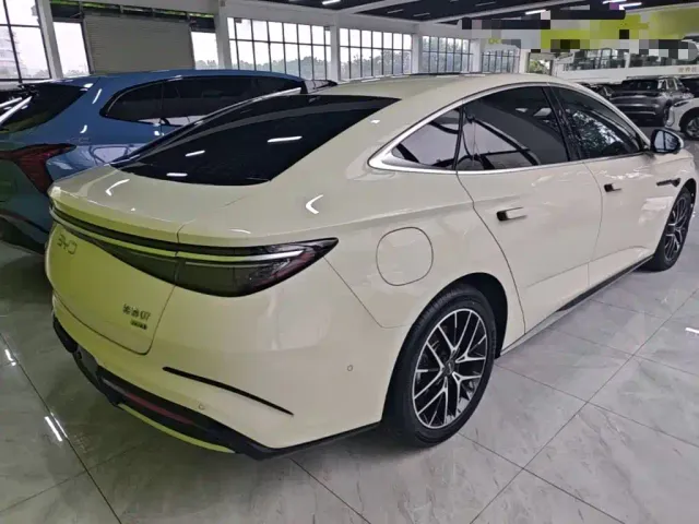 BYD Seal 07 DM-i — Фото автомобиля 6