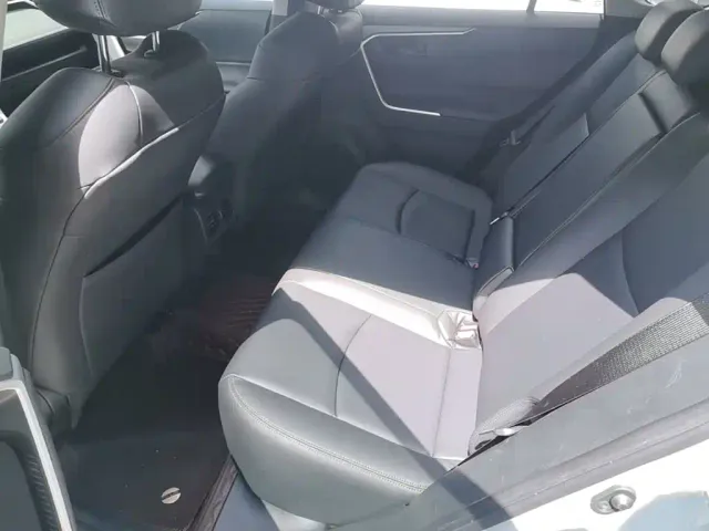Toyota RAV4 — Фото автомобиля 16