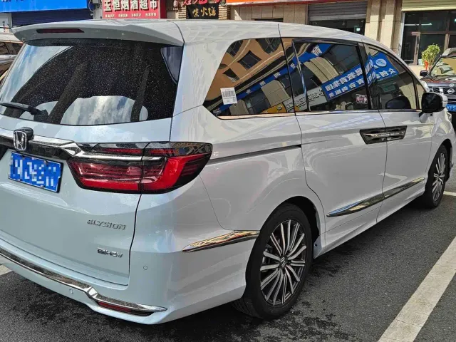 Honda Elysion — Фото автомобиля 10