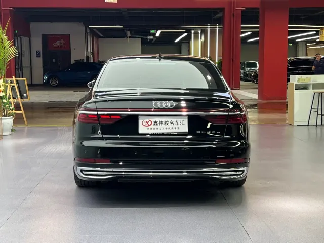 Audi A8 — Фото автомобиля 14