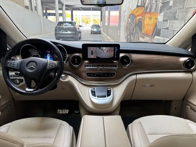 Mercedes-Benz V-Class — Фото автомобиля 16