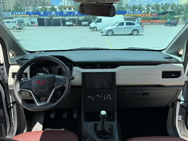 Wuling Zhengcheng — Фото автомобиля 6